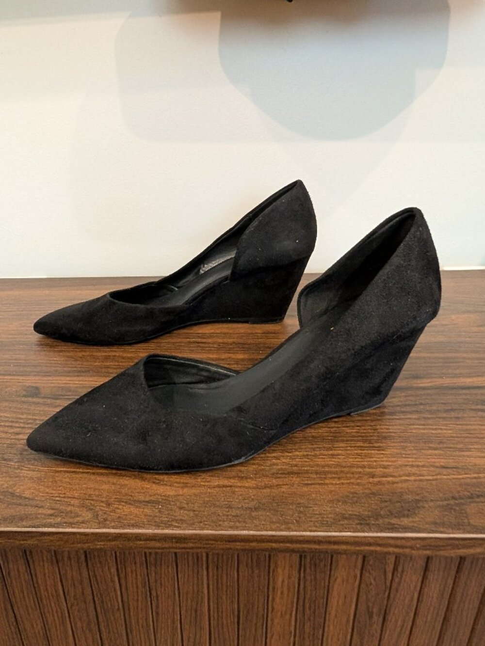 Reaction Kenneth Cole Black Suede Wedges w/ Cut-Out Inner, Size 9.5